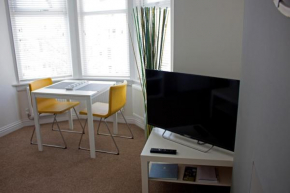Lovely 1 bedroom apartment with parking on premises